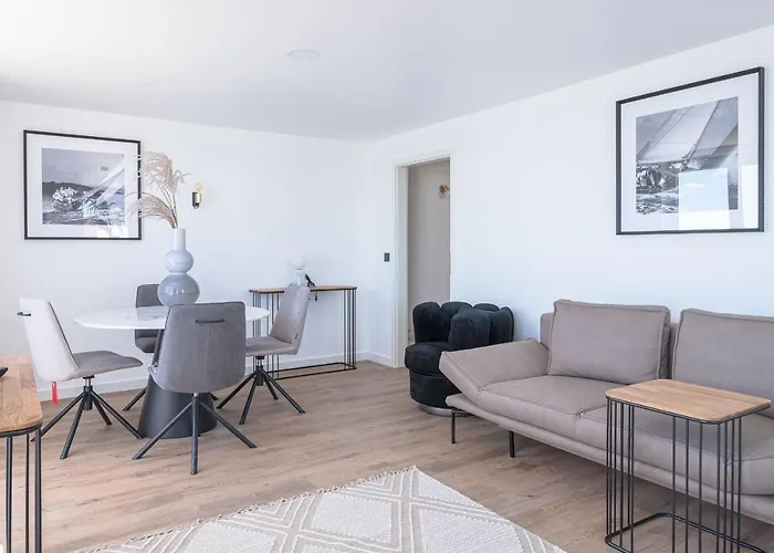 Johouse Apartment 12